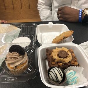 Meet your Posher, Cierra